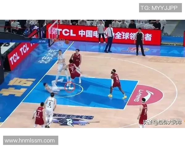 北京首钢与浙江广厦激战正酣谁能在CBA赛场上笑到最后